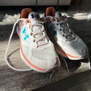 Under Armour women’s size 9 running shoe